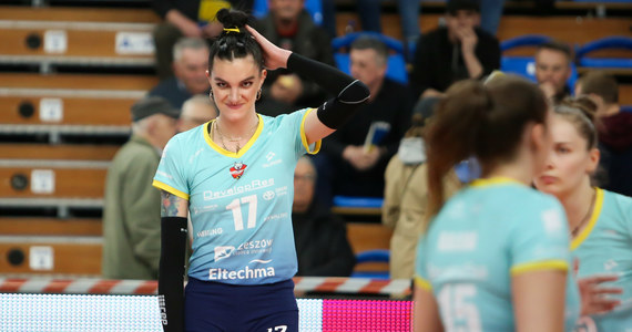 Siatkarka reprezentacji Polski Malwina Smarzek od nowego sezonu będzie występować w brazylijskim Osasco Voleibol Clube. Końcówkę poprzednich rozgrywek 26-letnia atakująca spędziła w Developresie Bella Dolina Rzeszów.