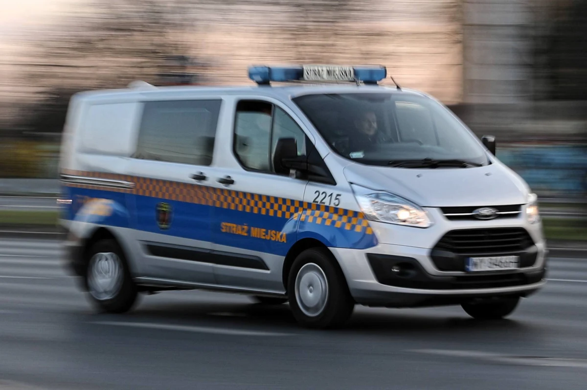 Zarzuty nieodpowiedniego postępowania z odpadami usłyszały trzy osoby zatrzymane przez policję w związku z prowadzonym przez prokuraturę w Nowym Tomyślu (Wielkopolskie) śledztwem dotyczącym nielegalnego transportu i składowania niebezpiecznych odpadów.