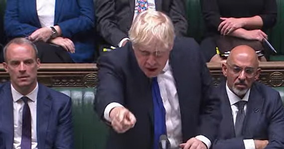 Boris Johnson zostaje na stanowisku. Brytyjski premier nie zamierza składać dymisji, mimo że od wtorku z jego rządu odeszło 36 osób. Wykluczył też przedtreminowe wybory. Do rezygnacji wezwał Johnsona były minister zdrowia Sajid Javid, który zrezygnował jako pierwszy.