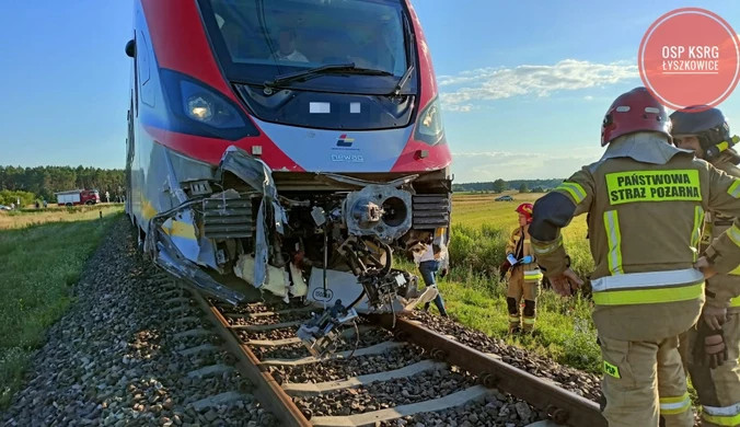 Wypadek pod Łowiczem. Pociąg uderzył w naczepę 