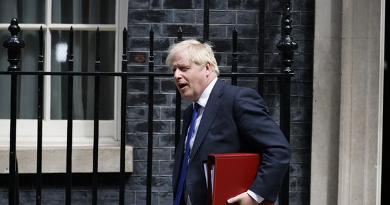 Brytyjski premier Boris Johnson zdymisjonował wieczorem Michaela Gove'a, wpływowego ministra ds. wyrównywania szans, budownictwa i społeczności lokalnych. Jak podaje stacja Sky News, należy się spodziewać jeszcze jednej znaczącej rezygnacji lub dymisji.