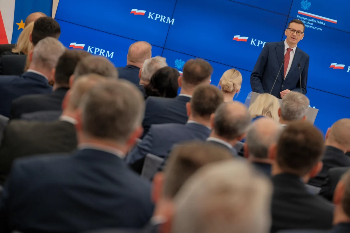 Powoływanie resortów, które w praktyce nie działały nawet jednego dnia, a do tego ich szefowie wybierani nawet siedmiokrotnie. Najwyższa Izba Kontroli w raporcie pokazuje skalę kontrowersji i absurdów w rządzie od czasu objęcia władzy przez Prawo i Sprawiedliwość. 