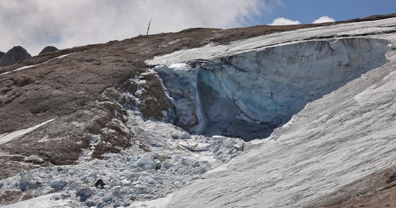 11 osób nie żyje - to ostateczny bilans niedzielnej katastrofy w Dolomitach, gdzie oderwał się fragment lodowca masywu Marmolada. Informacje przekazał przewodniczący władz włoskiego regionu Wenecja Euganejska Luca Zaia.
