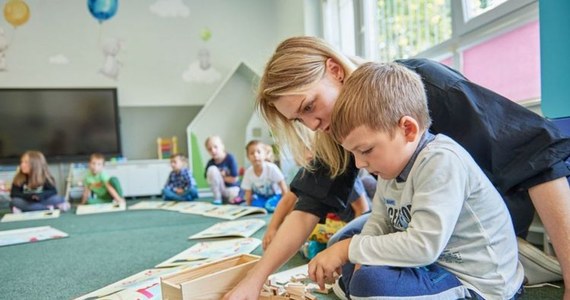Na pomoc najmłodszym mieszkańcom miasta, w tym uchodźcom z Ukrainy, Łódź przeznaczy 40 milionów złotych. Pieniądze zostaną przekazane przed UNICEF. Pierwsze działania na rzecz integracji dzieci polskich i ukraińskich mają wkrótce ruszyć.