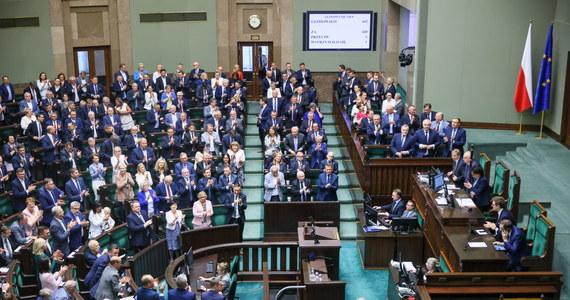 Podczas wieczornego głosowania Sejm RP wyraził zgodę na ratyfikację przez prezydenta Andrzeja Dudę akcesji Szwecji i Finlandii do NATO.