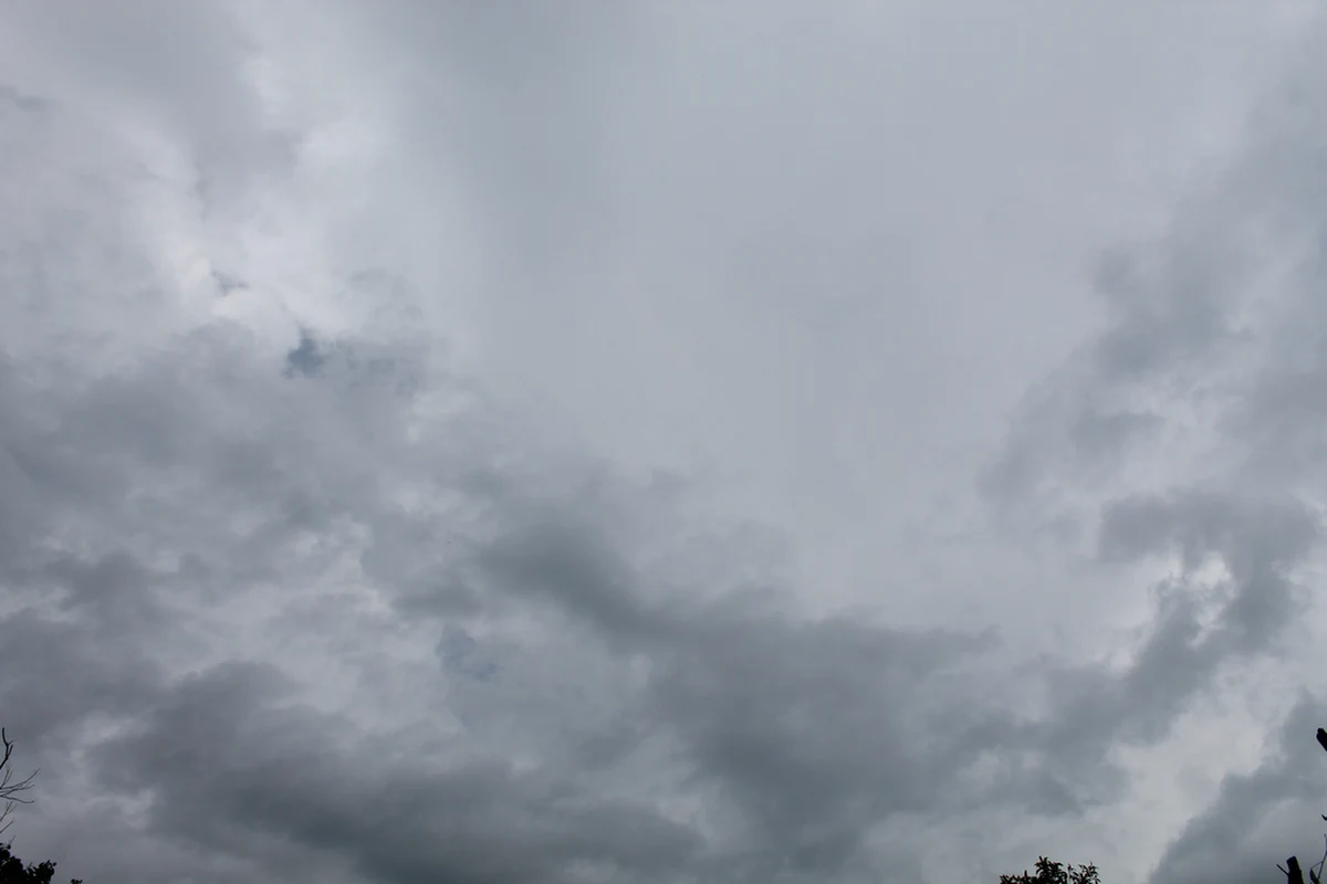 Po rekordowych upałach, jakie nawiedziły Podhale w poprzednim tygodniu, teraz prognozowany jest bardzo duży spadek temperatury. W weekend, wysoko w Tatrach, można spodziewać się nawet śniegu i mrozu - mówi dyżurny synoptyk IMGW Izabela Guzik.