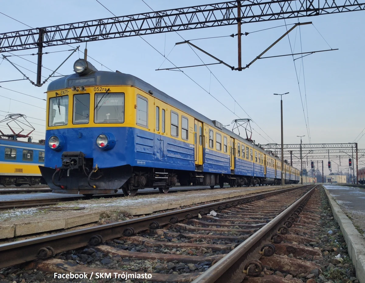 Utrudnienia dla podróżujących Szybką Koleją Miejską w Trójmieście. Przed południem w Sopocie została zerwana sieć trakcyjna. Opóźnienia mogą trwać do godziny 13.