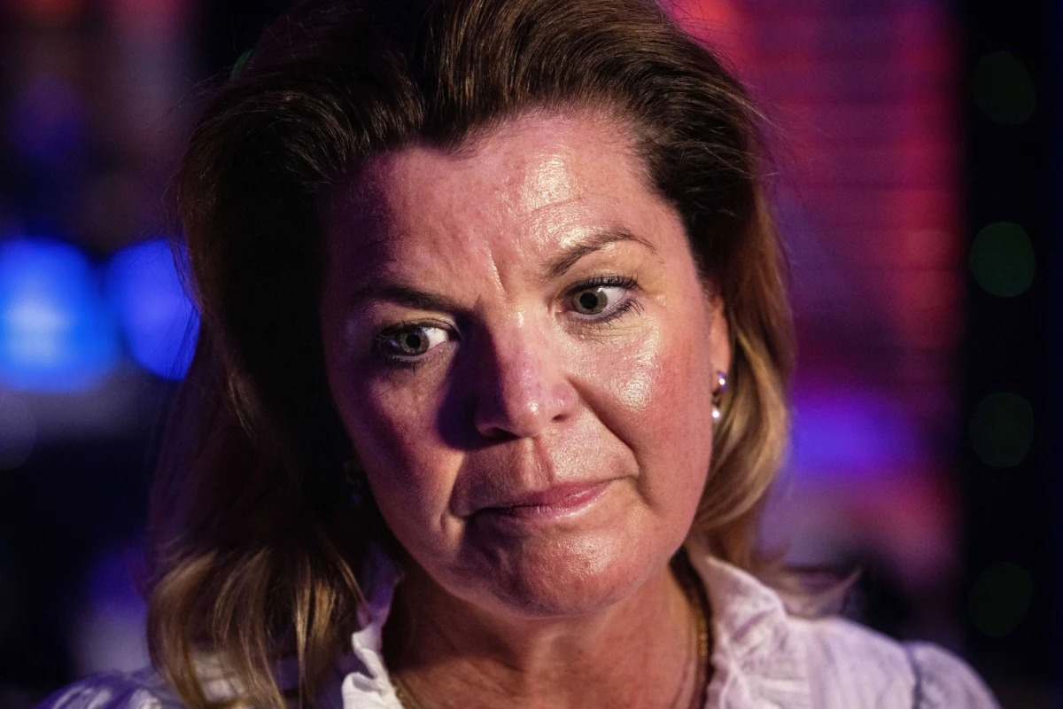 W Holandii aresztowano mężczyznę pod zarzutem grożenia śmiercią minister ds. przyrody i azotu Christianne van der Wal. Od kilku dni holenderscy rolnicy protestują przeciwko rządowym planom zmniejszenia emisji azotu, czyli konieczności ograniczenia rozrzucania obornika na swoich ziemiach. 