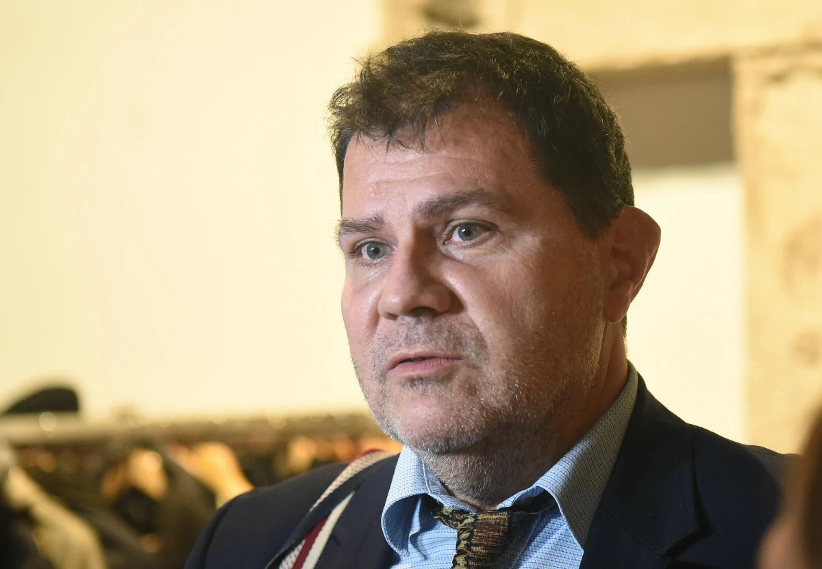 W sieci zamieszczono kolejnego maila, który ma rzekomo pochodzić ze skrzynki szefa kancelarii premiera Michała Dworczyka. Z korespondencji wynika, że Mariusz Muszyński, sędzia Trybunału Konstytucyjnego, miał kontaktować się z premierem za pośrednictwem prywatnego konta, pod pseudonimem.