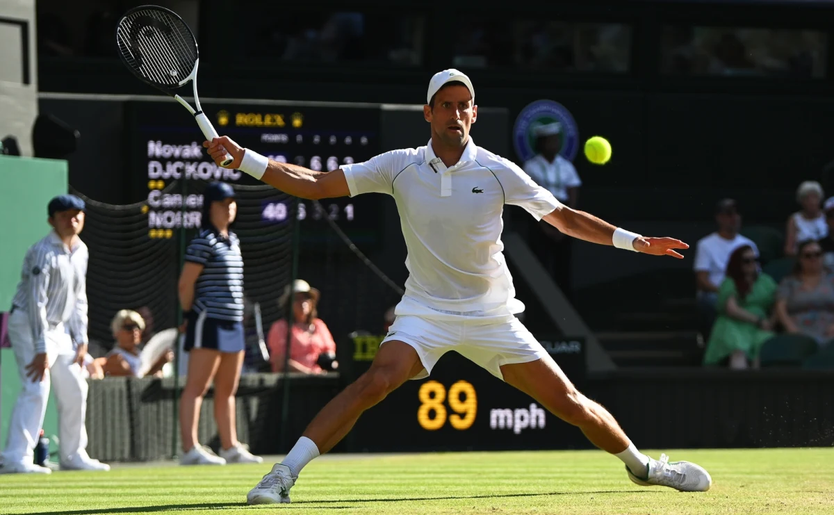 Serb Novak Djoković pokonał Brytyjczyka Camerona Norriego 2:6, 6:3, 6:2, 6:4 i zameldował się w wielkim finale tenisowego Wimbledonu. Turniejowa "jedynka" wygrywa rywalizację w Londynie od 2018 roku. Puchar może unieść po raz czwarty z rzędu.