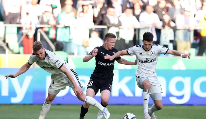 20-letni talent ratuje klub Ekstraklasy. Gol palce lizać!