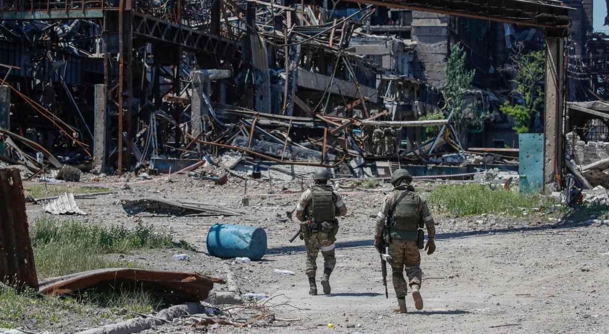 Co najmniej 10 tysięcy mieszkańców Mariupola jest przetrzymywanych w więzieniach filtracyjnych, do których zostali skierowani z obozów - oświadczył w sobotę doradca mera Mariupola Petro Andriuszczenko.