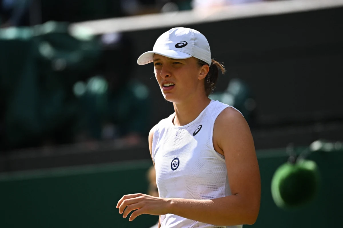 Iga Świątek od 4 kwietnia nieprzerwanie prowadzi w światowym rankingu tenisistek. Na drugie miejsce awansowała Estonka Anett Kontaveit, a na piąte spadła, mimo występu w finale Wimbledonu, dotychczasowa wiceliderka Tunezyjka Ons Jabeur.