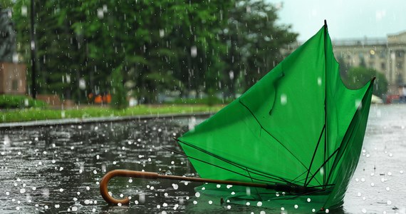Deszczowo i wietrznie zapowiada się wtorek w północno-wschodniej części kraju. Instytut Meteorologii i Gospodarki Wodnej wydał ostrzeżenia pierwszego i drugiego stopnia.