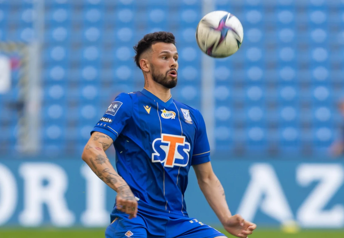 Lech Poznań przegrał na wyjeździe 1-5 z azerskim Karabachem Agdam i już w pierwszej rundzie odpadł z eliminacji Ligi Mistrzów. Na nic zdało się zwycięstwo w pierwszym meczu i bramka w pierwszej minucie rewanżu.