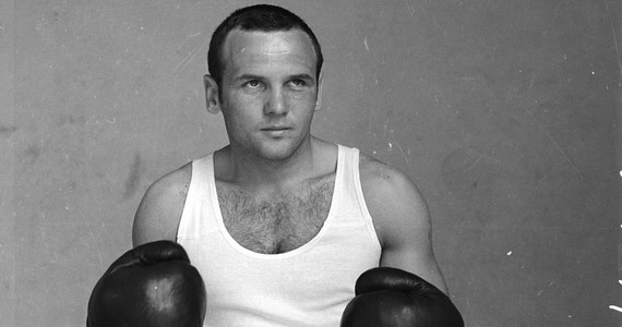 10 lat temu zmarł Jerzy Kulej –  jeden z najwybitniejszych polskich bokserów w historii. Miał 71 lat. Jako jedyny z biało-czerwonych wywalczył dwa złote medale olimpijskie. "Kiedy dowiedziałem się o jego śmierci, pociekły mi łzy. Był wspaniałym człowiekiem i wspaniałym pięściarzem" - mówił mistrz olimpijski z Montrealu, były prezes Polskiego Związku Bokserskiego Jerzy Rybicki.