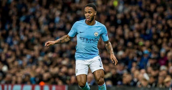 Wielki transfer w Premier League! Raheem Sterling przeszedł z Manchesteru City do londyńskiej Chelsea, z którą podpisał pięcioletni kontrakt.