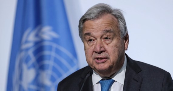 "Zrobiliśmy przełomowy krok naprzód, żeby wznowić eksport ukraińskiego zboża przez Morze Czarne" - powiedział szef ONZ Antonio Guterres po zakończonych w Stambule czterostronnych negocjacjach. W rozmowach uczestniczyły delegacje Ukrainy, Rosji, Turcji oraz przedstawiciele ONZ.