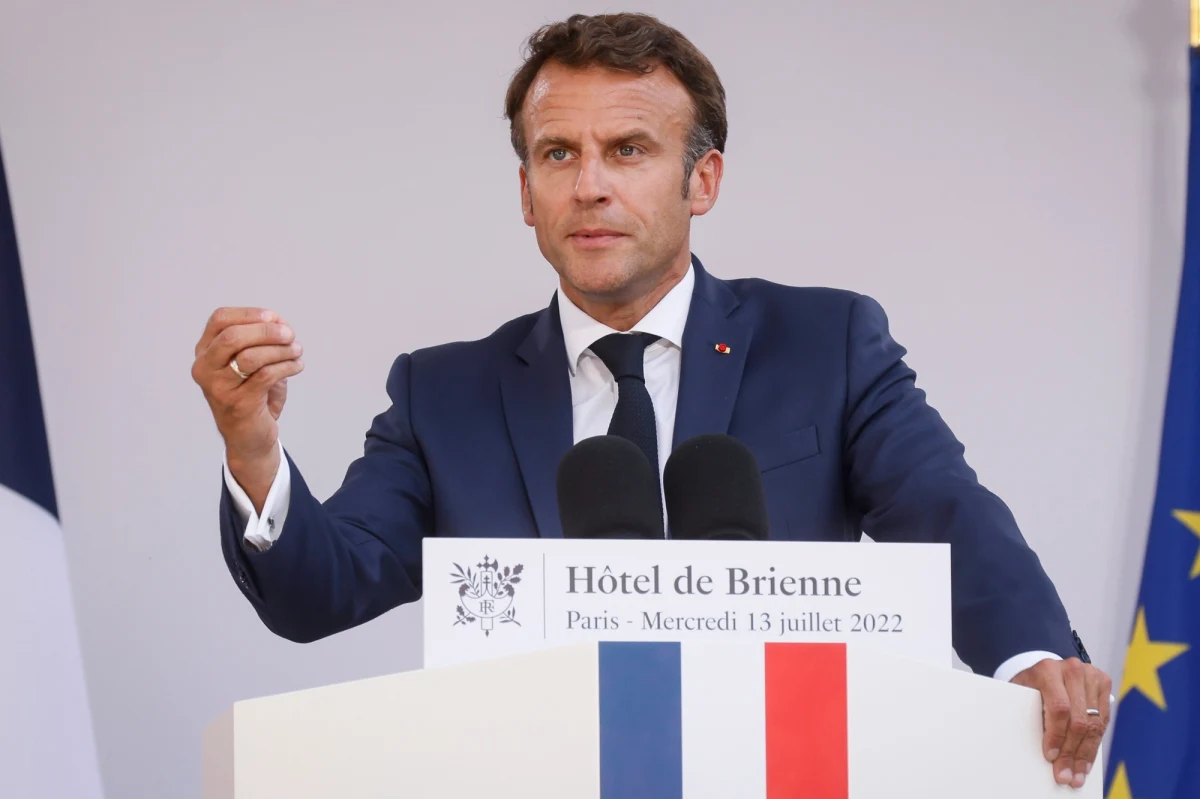 Prezydent Francji Emmanuel Macron wypowiadając się dla "Le Monde" oświadczył, że jest dumny ze wspierania Ubera i że "zrobiłby to ponownie". To reakcja na ujawnione w tym tygodniu przez brytyjski "The Guardian" tzw. akta Ubera. Wynika z nich m.in., że Macron potajemnie pomagał firmie we Francji, gdy był ministrem gospodarki.