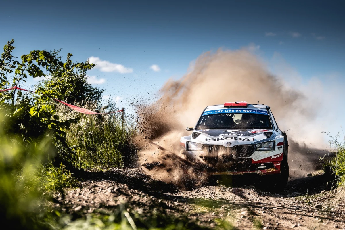 Siódmą rundą sezonu Rajdowych Mistrzostw Świata i zarazem czwartą w WRC dla Mikołaja Marczyka i Szymona Gospodarczyka będzie Rajd Estonii. Niezwykle szybkie szutrowe trasy to miejsce, w którym duet ORLEN Team czuje się jak ryba w wodzie. 