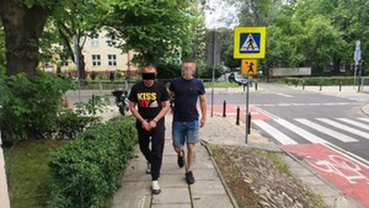 Za kradzież siedmiu rowerów odpowie 44-latek zatrzymany przez policjantów ze Śródmieścia. Mężczyzna wpadł, bo właściciel jednego z pojazdów zamontował gps.

