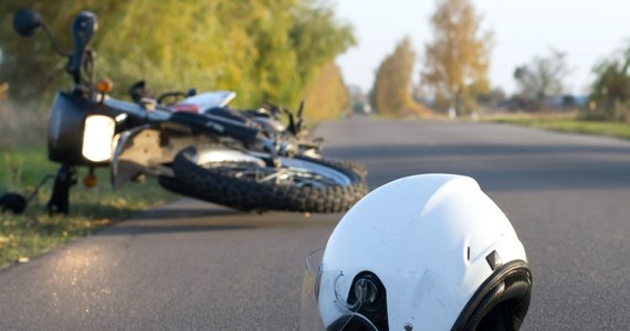 28 letni policjant, jadący motocyklem zginął podczas służby. Do wypadku doszło na drodze ekspresowej S8 w miejscowości Róża koło Pabianic w województwie łódzkim.