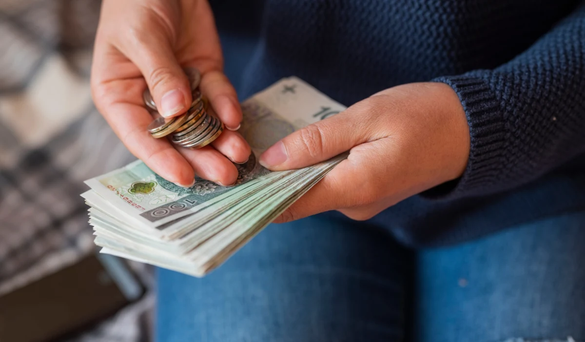 Stronie społecznej Rady Dialogu Społecznego nie udało się w czwartek wypracować wspólnego stanowiska w sprawie propozycji wzrostu minimalnego wynagrodzenia za pracę w 2023 r. To oznacza, że rząd do 15 września ma czas na podjęcie ostatecznej decyzji w tej sprawie.