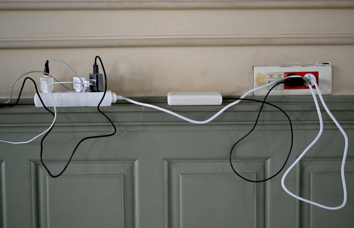 Gdy zużycie prądu niebezpiecznie wzrośnie, np. w efekcie wysokich temperatur, nowe prawo spowoduje, że nie tylko wiele centrów, ale też biurowców czy magazynów przerwie działalność - donosi piątkowa "Rzeczpospolita".
