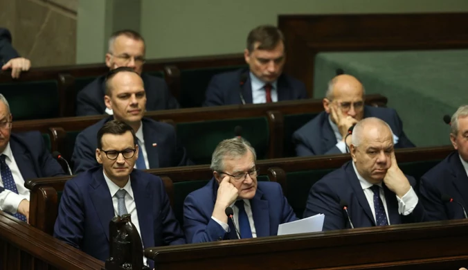 Sondaż: Więcej przeciwników niż zwolenników. Polacy ocenili rząd