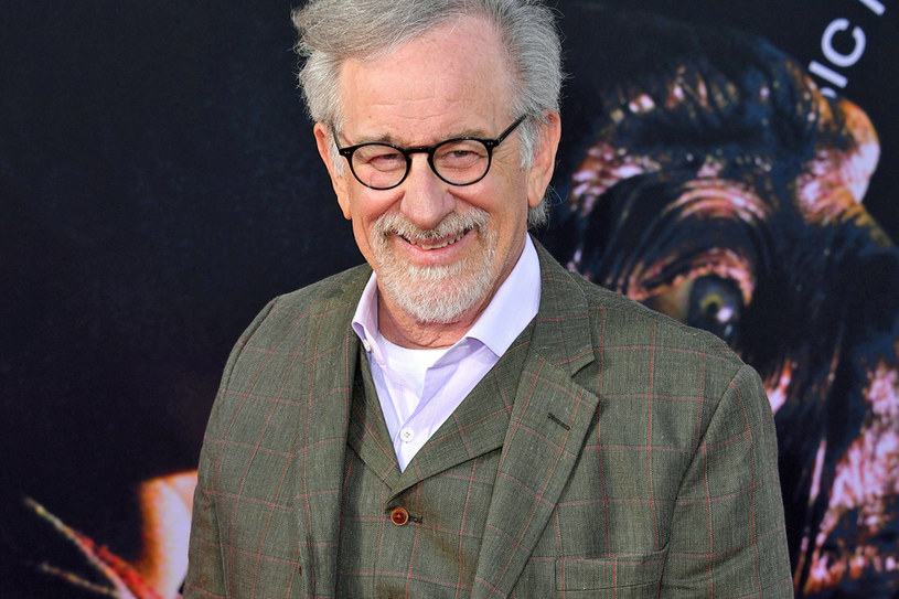Stojący za największymi sukcesami ekranizacji komiksów Marvela Kevin Feige wciąż szuka odpowiedniego kandydata do wyreżyserowania nowej wersji "Fantastycznej Czwórki". Zależy mu na głośnym nazwisku. Dosyć niespodziewanie mówi się, że pieczę nad projektem mógłby objąć sam Steven Spielberg.