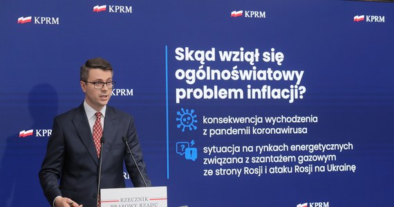 Trwa analiza kwestii związanych z dodatkowym opodatkowaniem nadmiarowych zysków spółek. Nie tylko Skarbu Państwa. Żadne wiążące decyzje w tej sprawie nie zapadły - powiedział w piątek rzecznik rządu Piotr Müller.
