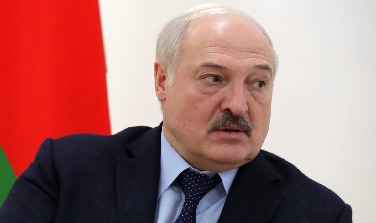 ​Straciliśmy Ukrainę na długo przed rozpoczęciem operacji specjalnej - powiedział prezydent Białorusi Alaksandr Łukaszenka. Stwierdził, że w "braterstwo białorusko-rosyjsko-ukraińskie" przed laty został zadany "miażdżący cios".