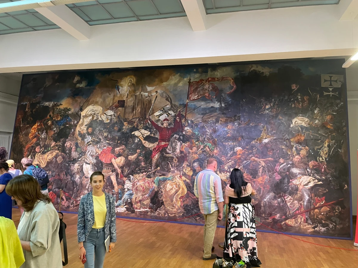 ​15 lipca to rocznica Bitwy pod Grunwaldem. W Lublinie upamiętniono Franciszka Galerę- człowieka, który przez II wojnę światową ukrywał obraz Jana Matejki Bitwa Pod Grunwaldem i Kazanie Piotra Skargi. Od dzisiaj ma w Lublinie swój skwer. Franciszek Galera od 1934 r. był pracownikiem magistratu lubelskiego, pełnił funkcję kierownika Taborów Miejskich.