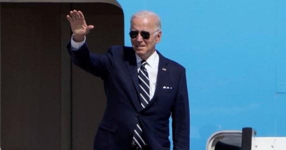 Joe Biden, który w piątek przybył do Dżuddy, jako pierwszy prezydent USA przyleciał bezpośrednio z Izraela do Arabii Saudyjskiej. Rijad otworzył wcześniej przestrzeń powietrzną "dla wszystkich przewoźników", czyli uchylił zakaz korzystania z niej przez Izrael. 