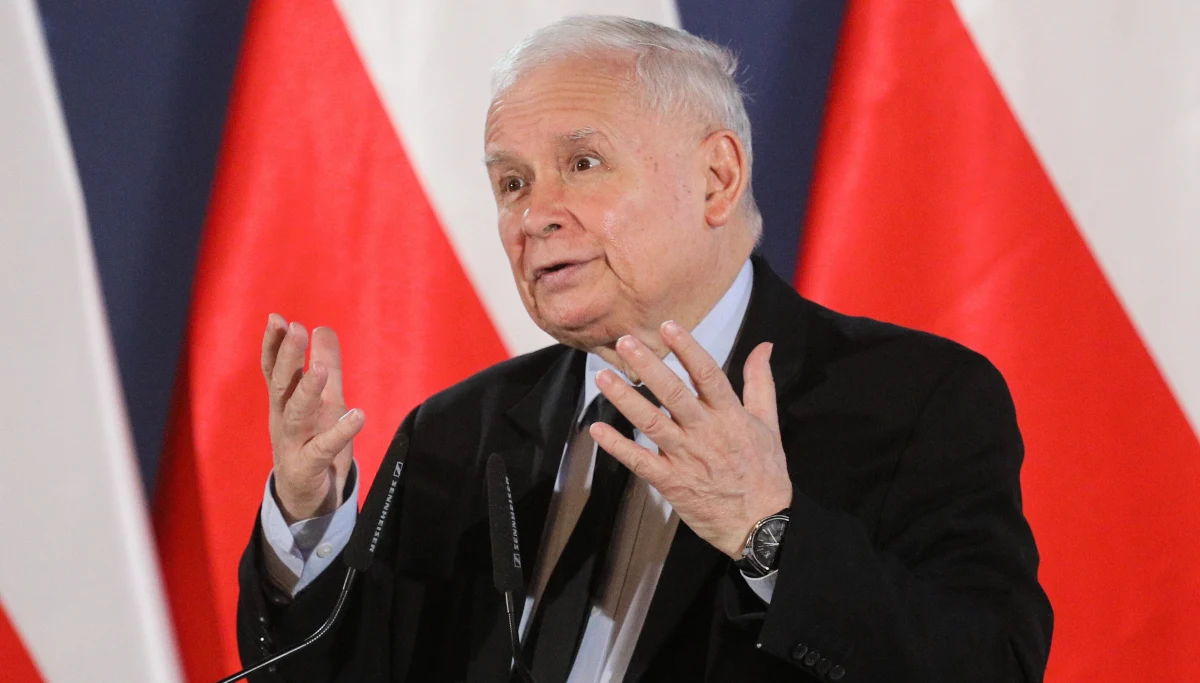 Nie ma ziarna prawdy w doniesieniach medialnych, które mówią, że Mateusz Morawiecki miałby zostać zastąpiony na funkcji szefa rządu przez wicepremiera i szefa MON Mariusza Błaszczaka - stwierdził w piątek prezes PiS Jarosław Kaczyński.