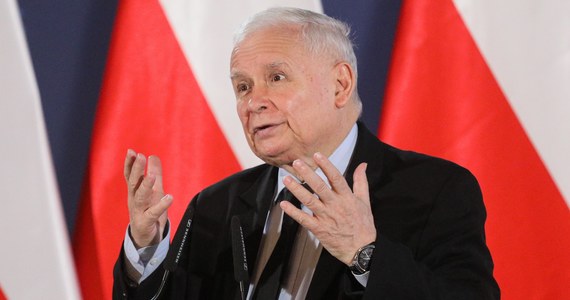 Nie ma ziarna prawdy w doniesieniach medialnych, które mówią, że Mateusz Morawiecki miałby zostać zastąpiony na funkcji szefa rządu przez wicepremiera i szefa MON Mariusza Błaszczaka - stwierdził w piątek prezes PiS Jarosław Kaczyński.