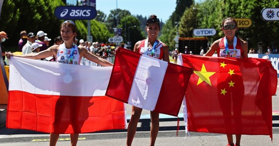 Katarzyna Zdziebło zdobyła srebrny medal w chodzie na 20 km w lekkoatletycznych mistrzostwach świata w Eugene. Polka wynikiem 1:27.31 poprawiła rekord kraju. Wygrała Kimberly Garcia Leon z Peru, a trzecia była Chinka Shijie Qieyang.