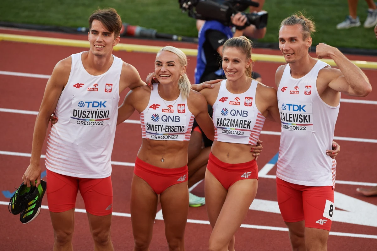 Polska sztafeta mieszana 4x400 m zajęła czwarte miejsce w finale lekkoatletycznych mistrzostw świata w Eugene. Złoty medal zdobyła Dominikana, druga była Holandia, a na trzecim stopniu podium uplasowali się Amerykanie.
