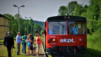 Bieszczady: Prywatne pociągi jeżdżą, gdy samorządowe stoją