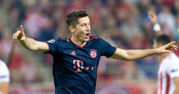 Robert Lewandowski przechodzi z Bayernu do Barcelony. Wielki transfer cieszy nie tylko kibiców, ale i właścicieli poprzednich klubów "Lewego". Znicz Pruszków po transferze Lewandowskiego może otrzymać nawet około dwóch milionów złotych ma podstawie mechanizmu solidarnościowego FIFA.