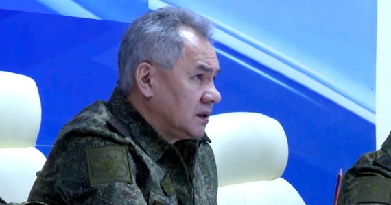 ​Należy zintensyfikować działania na wszystkich kierunkach, by wykluczyć możliwość uderzenia armii ukraińskiej na Donbas - powiedział rosyjski minister obrony Siergiej Szojgu podczas spotkania z dowódcami grup "Południe" i "Centrum".