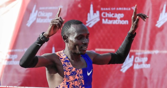 ​Organizacja Athletics Integrity Unit (AIU) tymczasowo zawiesiła kenijskiego maratończyka Lawrence'a Cherono oraz amerykańskiego biegacza na 400 m Randolph'a Ross'a. Nie wystąpią więc w trwających lekkoatletycznych mistrzostwach świata w Eugene.