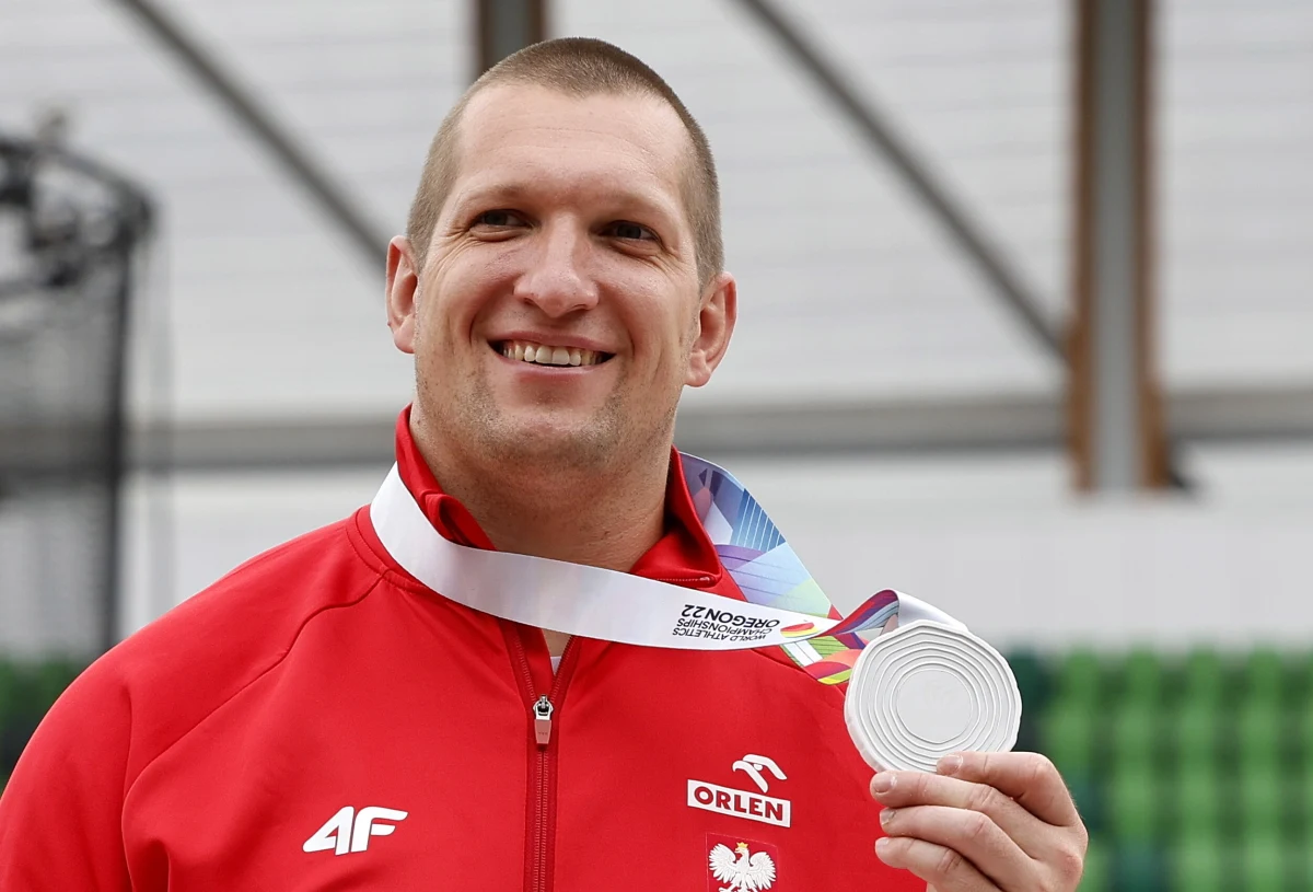 "Zakładaliśmy z Pawłem scenariusz zdobycia dwóch medali" - mówił po zdobyciu srebrnego medalu w rzucie młotem w lekkoatletycznych mistrzostwach świata Wojciech Nowicki. Mistrzem świata został Paweł Fajdek. 