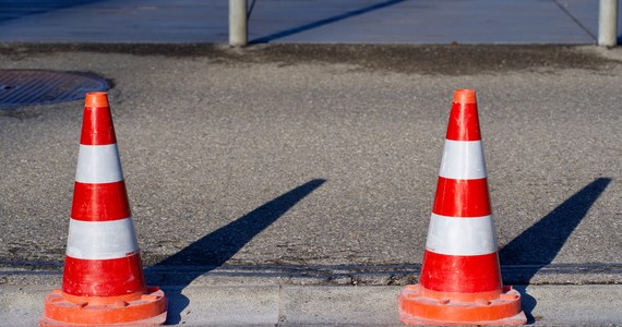 W poniedziałek 18 lipca drogowcy naprawiać będą nawierzchnię ulicy Rolanda na Targówku. Autobusy linii 512 pojadą zmienioną trasą - informował Zarząd Transportu Miejskiego.