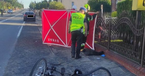 Policja bada okoliczności śmiertelnego potrącenia rowerzystki, do którego doszło na drodze krajowej nr 45 w miejscowości Kadłub (woj. łódzkie). 56-letnia mieszkanka Wielunia zginęła na miejscu.