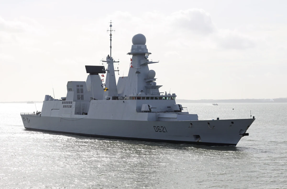 ​Dwie osoby w stanie krytycznym zostały ewakuowane helikopterem z francuskiego okrętu FS Prairial. Ogień pojawił się na jednym ze statków uczestniczących w ćwiczeniach RIMPAC - są to największe na świecie międzynarodowe ćwiczenia morskie na Pacyfiku.