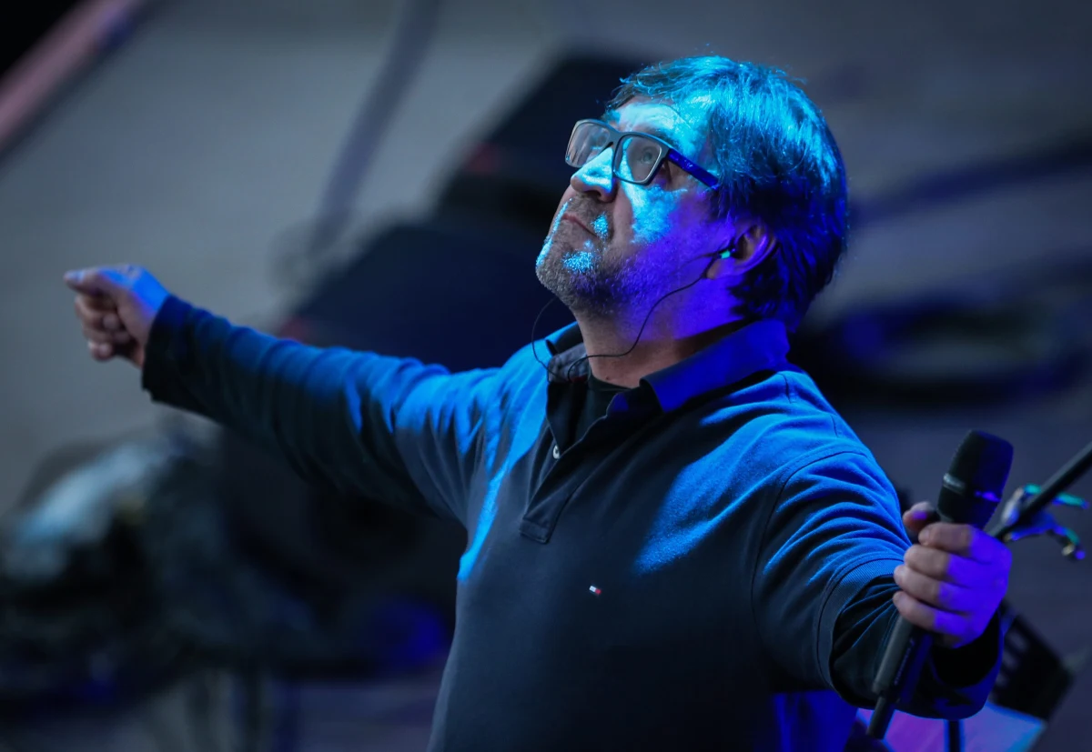 Sąd dzielnicy Dzierżyńskiej w Petersburgu po raz drugi odmówił rozpatrywania protokołu policyjnego sporządzonego przez policję, sporządzonego przeciwko Jurijowi Szewczukowi, liderowi zespołu DDT, w którym zarzuca mu się „dyskredytację” armii rosyjskiej - poinformował w poniedziałek portal Meduza.