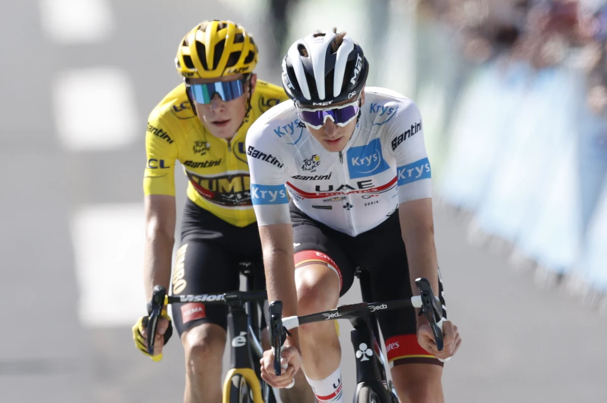 "Spróbuje wszystkiego, aby odebrać żółtą koszulkę liderowi Jonasowi Vingegaardowi" - zapowiada drugi w klasyfikacji generalnej Tour de France po 15. etapach Słoweniec Tadej Pogacar. W najbliższych trzech dniach od wtorku, gdy peleton wjedzie w Pireneje, Pogacar zapowiada atak "z bliska i z daleka", gdzie się tylko da, aby zlikwidować 2.22 straty do lidera.