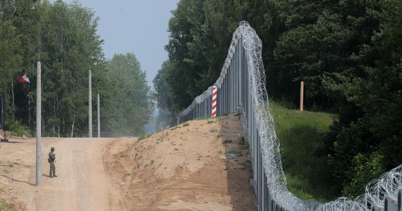 Strefa białoruskiego pogranicza znów jest chroniona jedynie siłami policyjnymi z województwa podlaskiego i lubelskiego. Zakończył się etap operacji, w której uczestniczyli policjanci z innych regionów Polski. Ci funkcjonariusze wrócili już do macierzystych jednostek. 