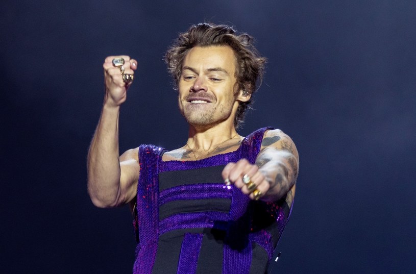 Przed poniedziałkowym koncertem w Krakowie Harry Styles wypuścił nowy teledysk do piosenki "Late Night Talking". To kontynuacja singla "As It Was", który od 12 tygodni znajduje się na liście Billboard Global 200.